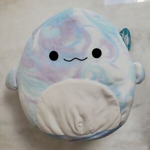 Laslow the Beluga Whale Squishmallow